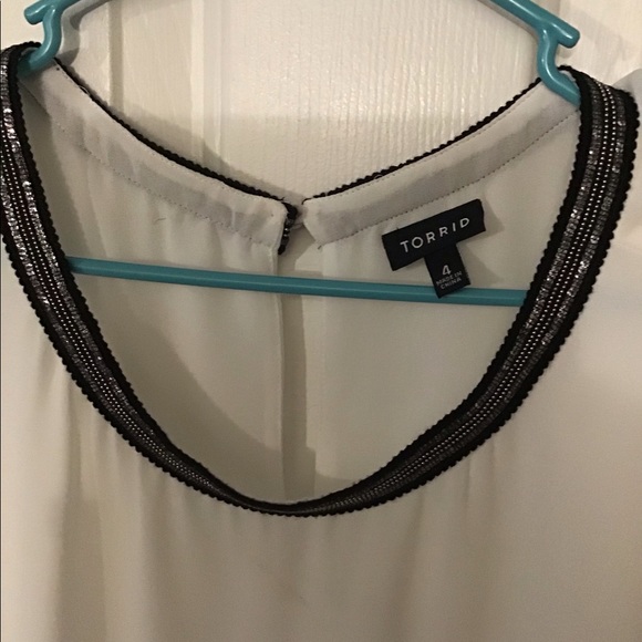 Top - Picture 2 of 2